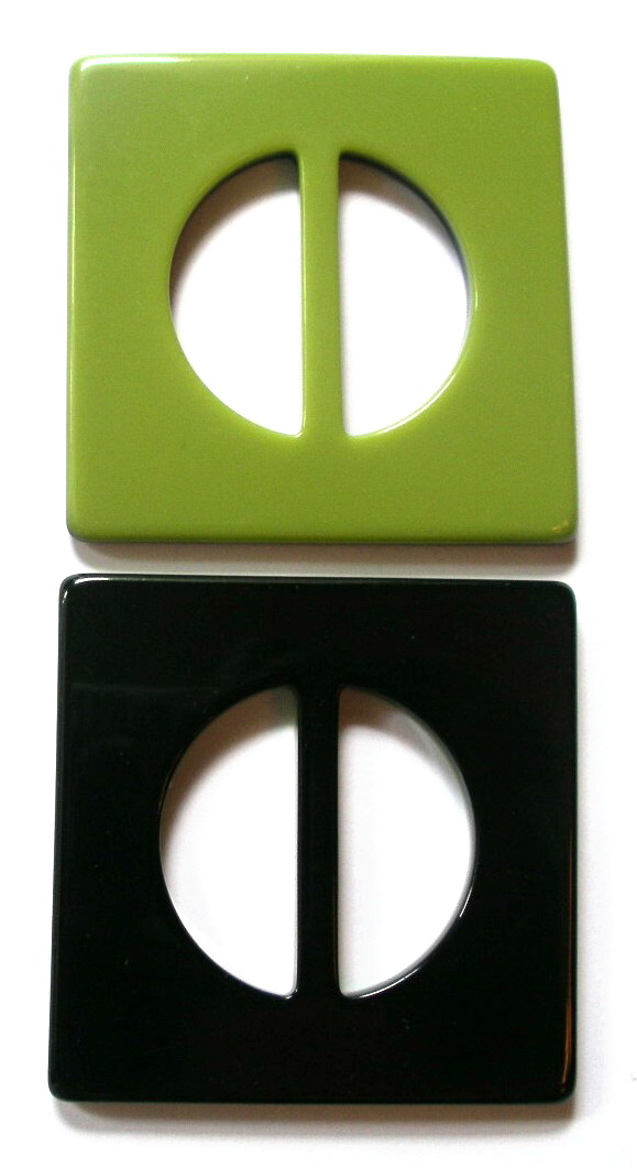 BUCKLE9 1 3/4" (ID) X 3"X 3" Apple Green & Black